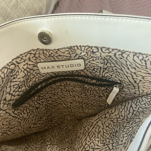 COPY - Beautiful Max Studio bag. - Picture 5 of 14